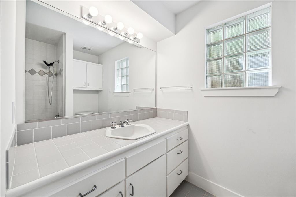 242 Knox Street, Houston, Texas image 6