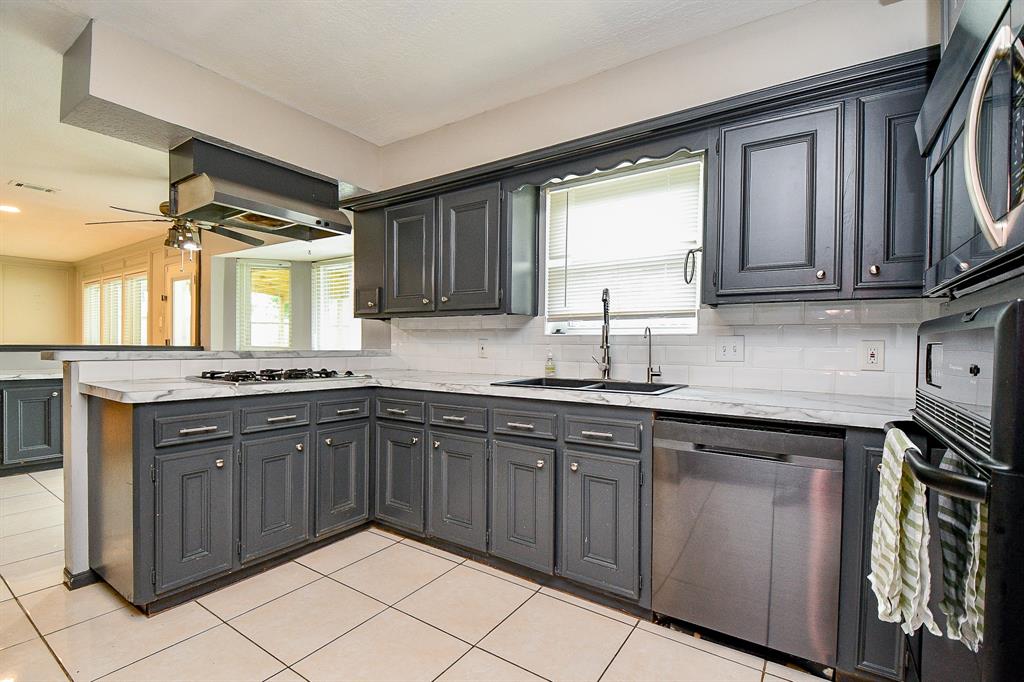 4719 Theall Road, Houston, Texas image 16