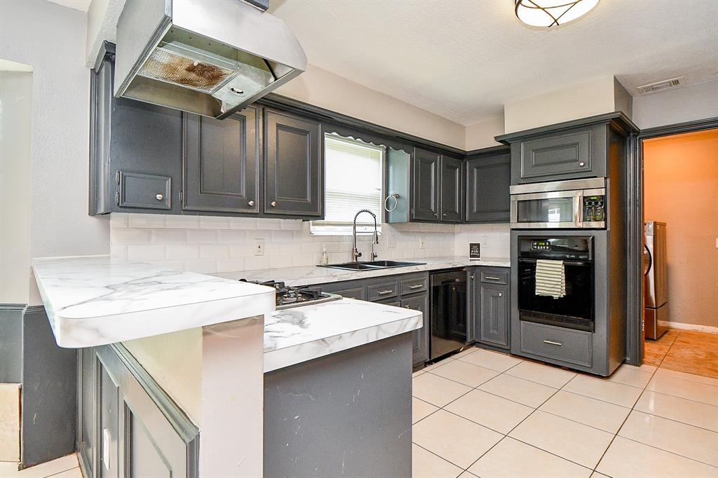 4719 Theall Road, Houston, Texas image 14
