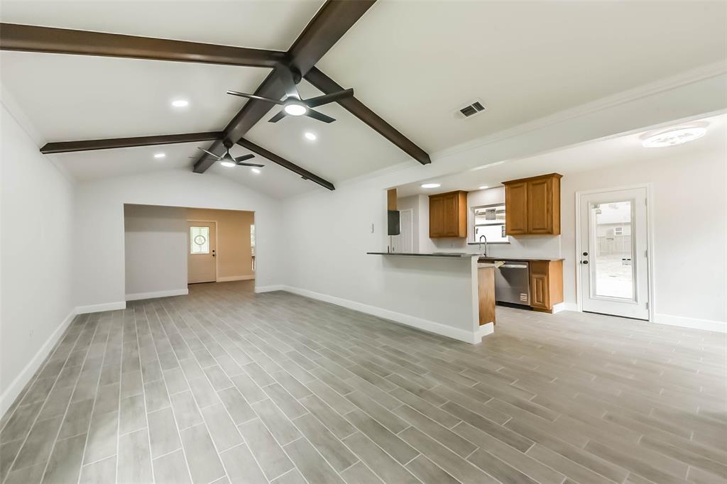 9096 N Comanche Circle, Willis, Texas image 7