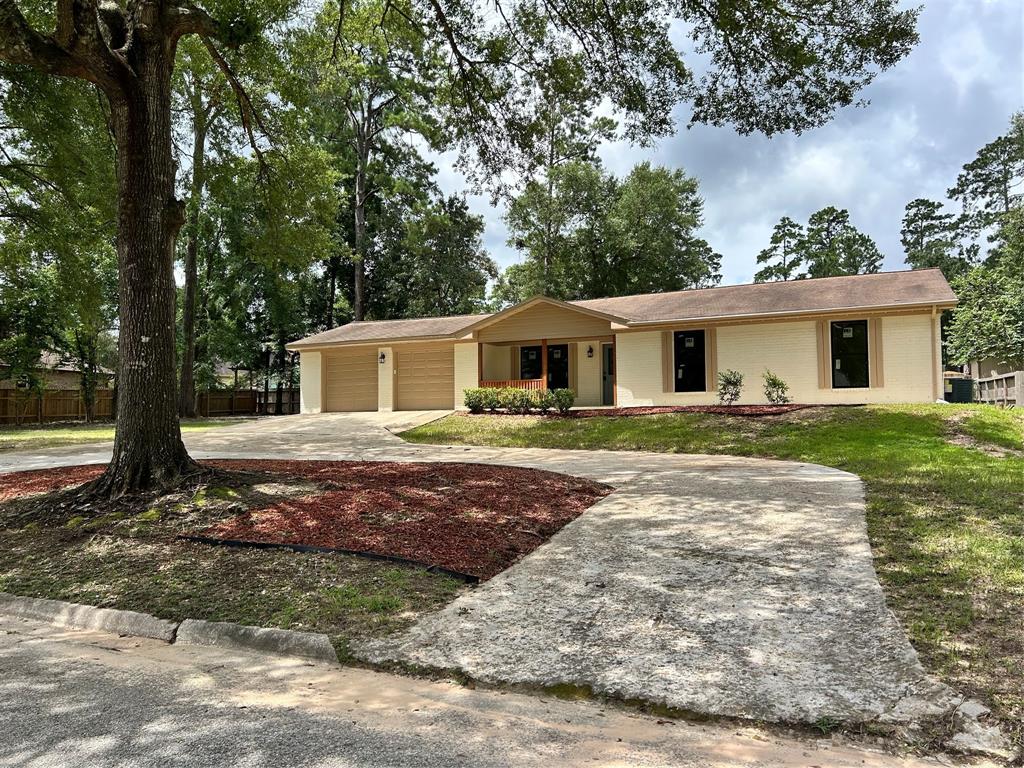 9096 N Comanche Circle