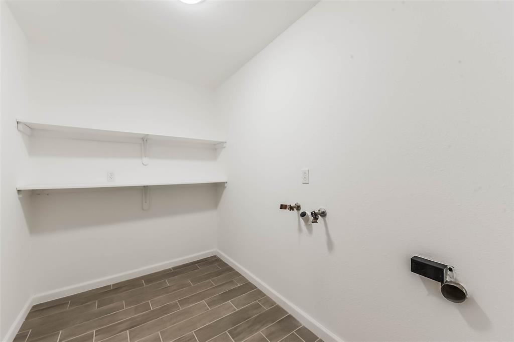 9096 N Comanche Circle, Willis, Texas image 17