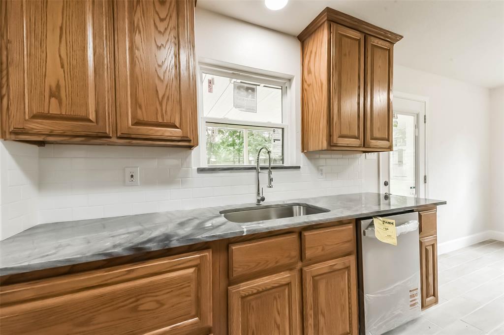 9096 N Comanche Circle, Willis, Texas image 14