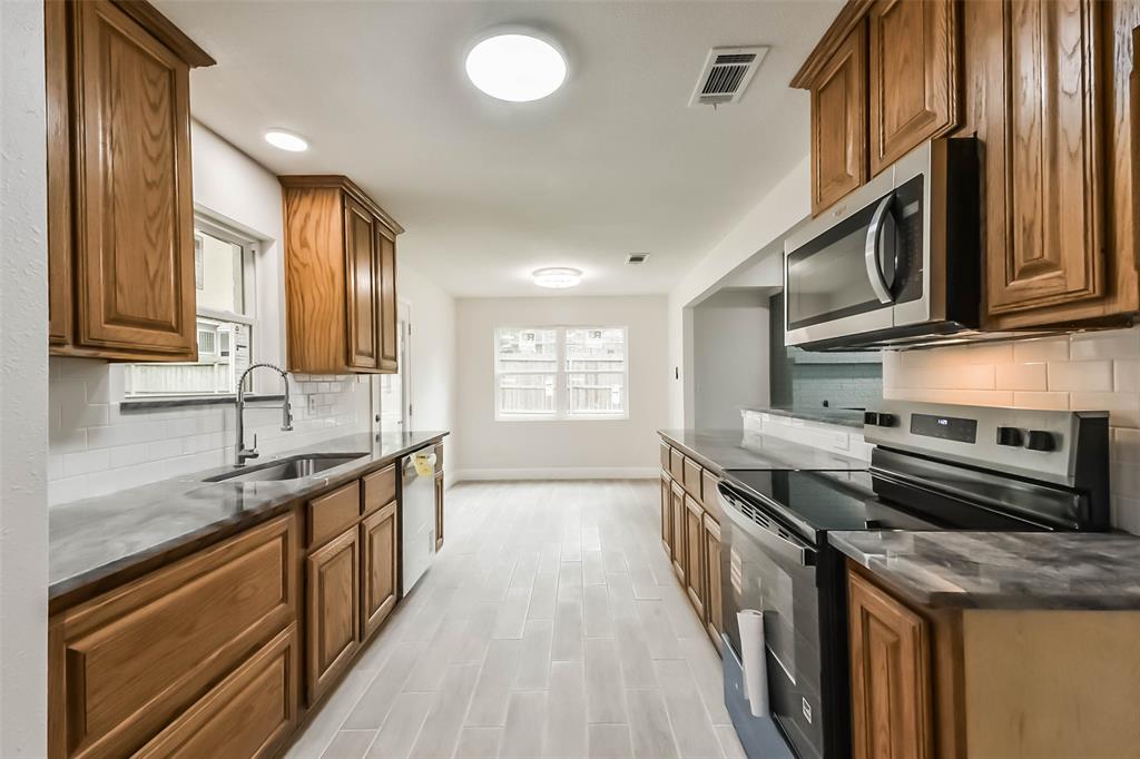 9096 N Comanche Circle, Willis, Texas image 12