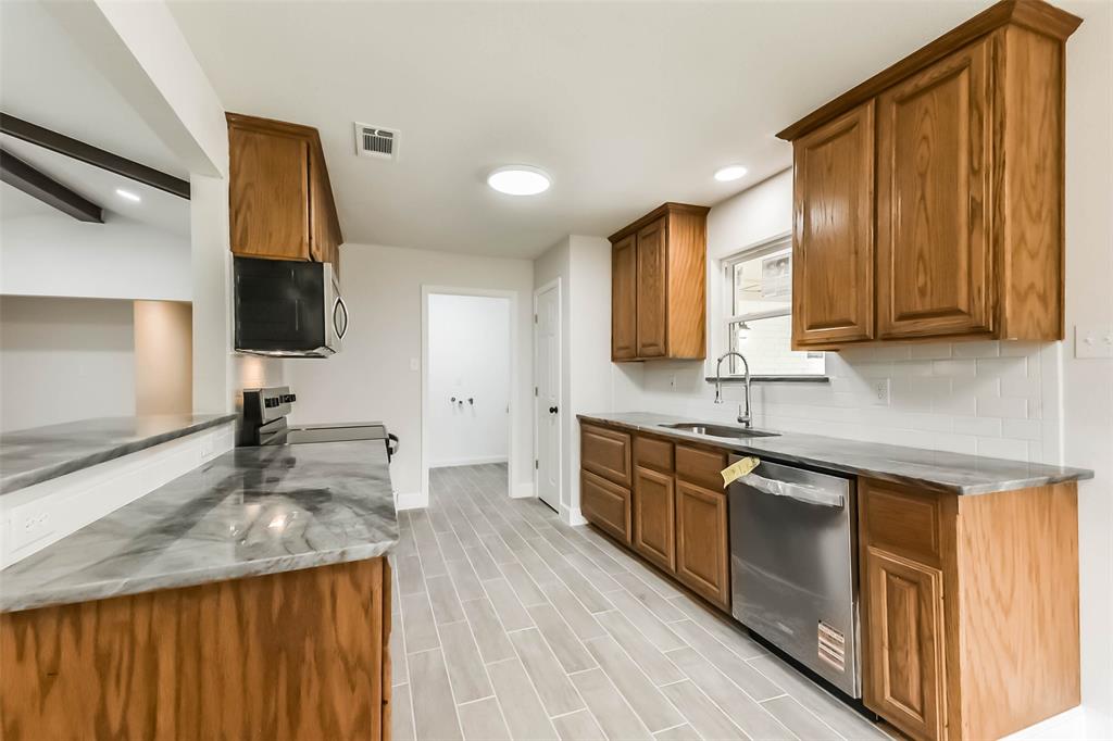 9096 N Comanche Circle, Willis, Texas image 9