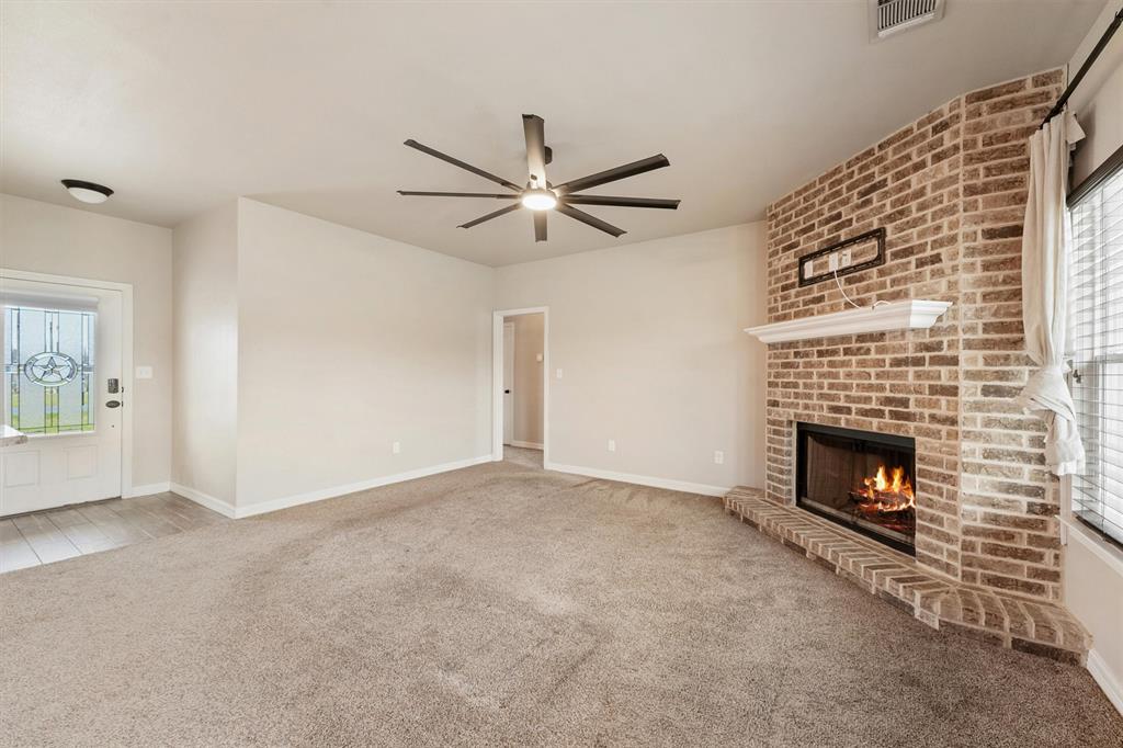 902 Wilham Street, Anahuac, Texas image 11