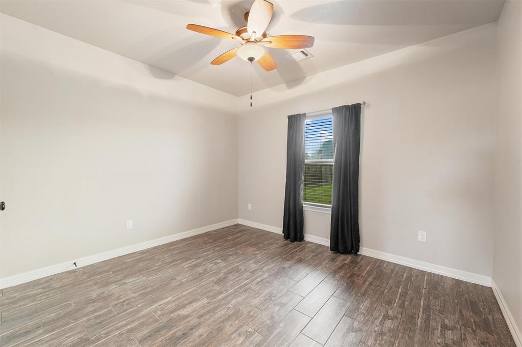 902 Wilham Street, Anahuac, Texas image 29