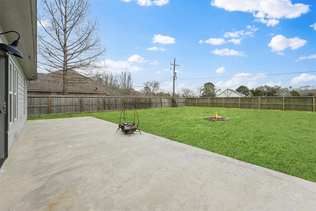 902 Wilham Street, Anahuac, Texas image 32