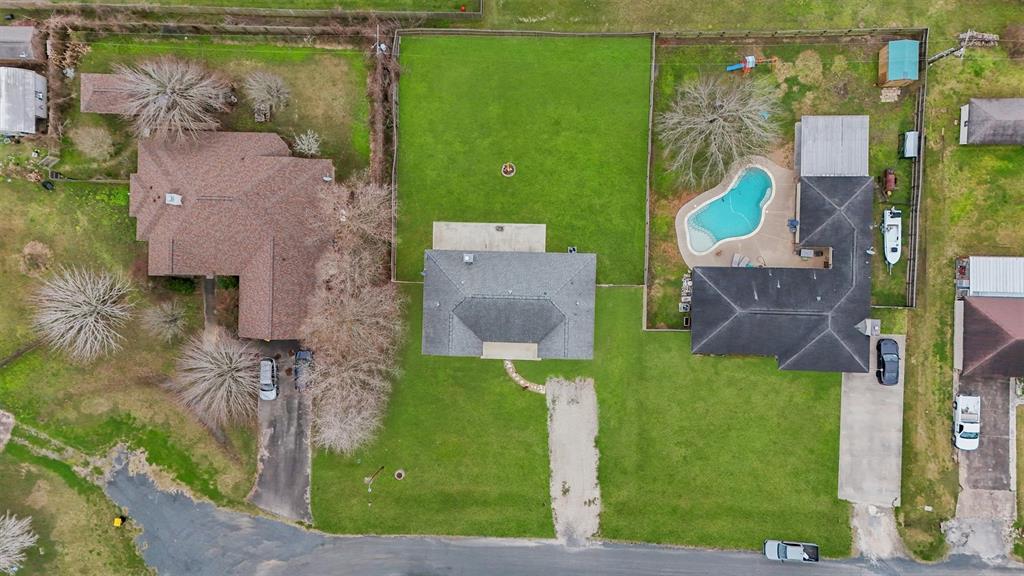 902 Wilham Street, Anahuac, Texas image 37