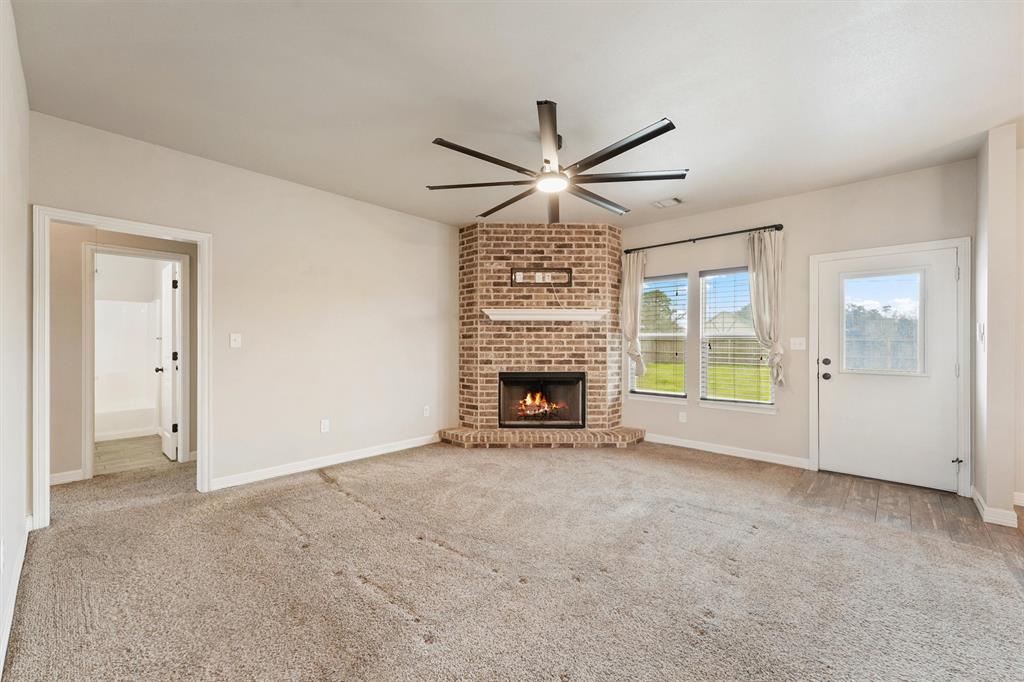 902 Wilham Street, Anahuac, Texas image 7