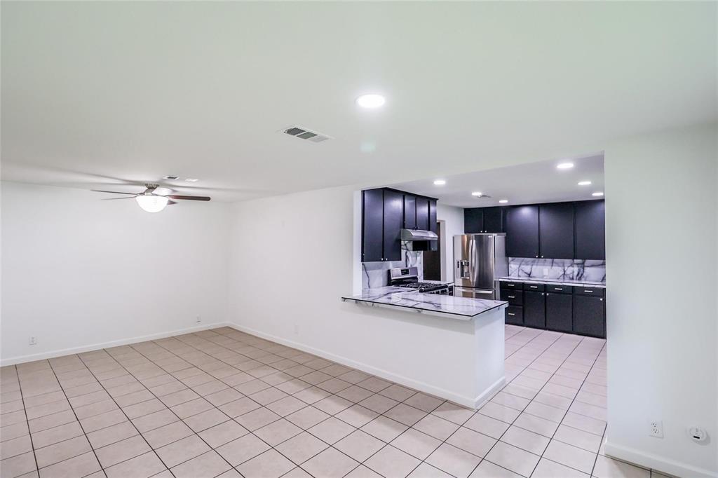 312 Mcmillan Street, Conroe, Texas image 3