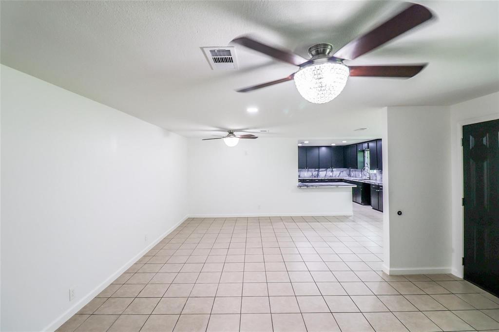 312 Mcmillan Street, Conroe, Texas image 9