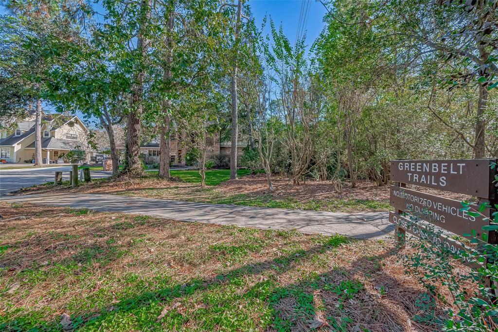 5102 Windy Lake Drive, Kingwood, Texas image 3