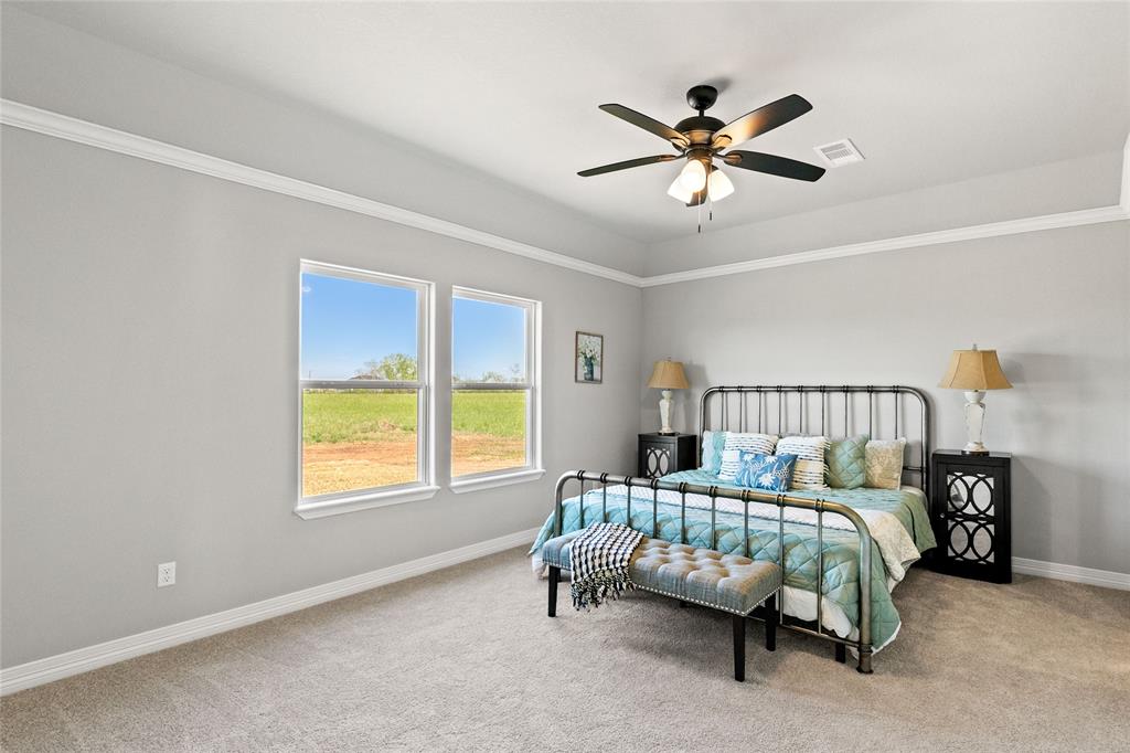 720 Chuckwagon Trail, Angleton, Texas image 12
