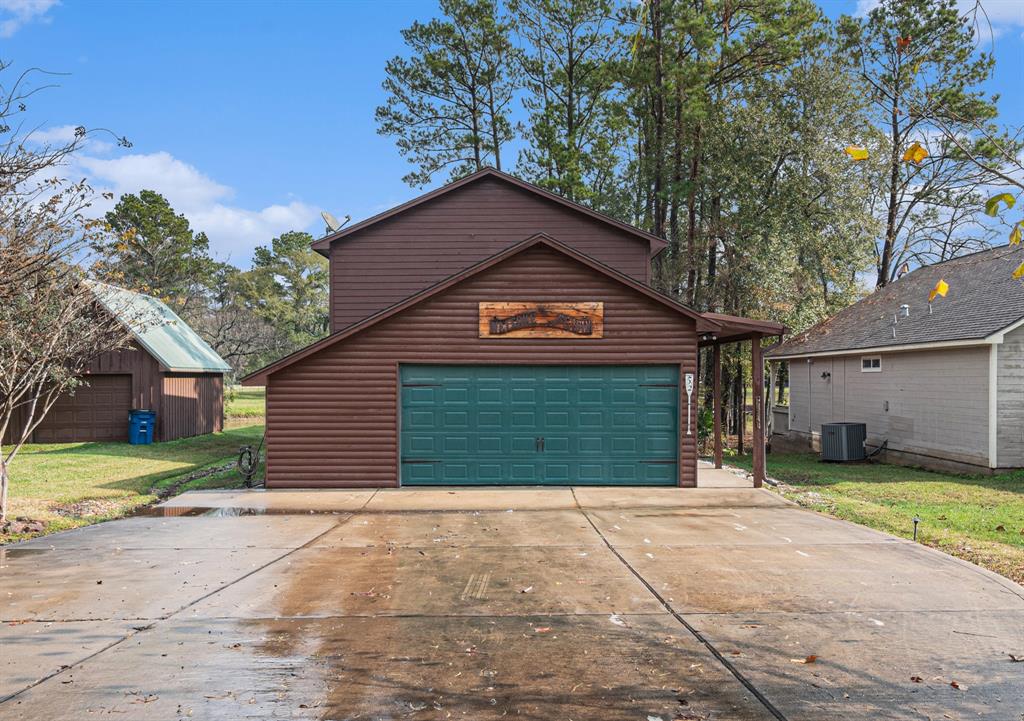 52 Hunters Creek Drive, Huntsville, Texas image 3