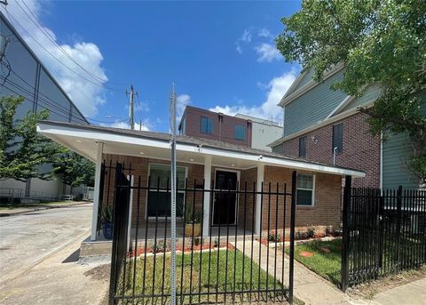 Single Family Residence in Houston TX 1516 Gillette Street.jpg