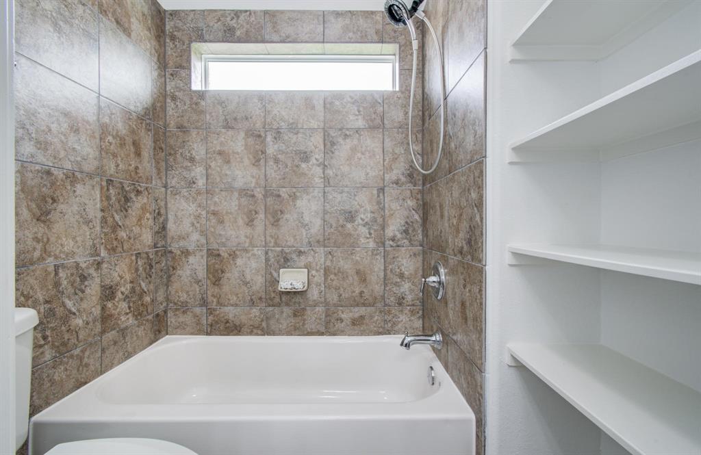 12514 Quartz Lane, Mont Belvieu, Texas image 14
