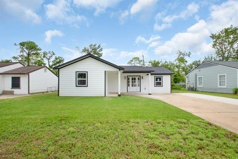 A home in Lake Jackson