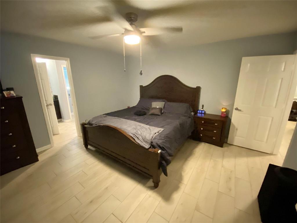 611 Aweigh Drive, Crosby, Texas image 5