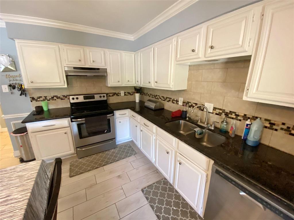 611 Aweigh Drive, Crosby, Texas image 3