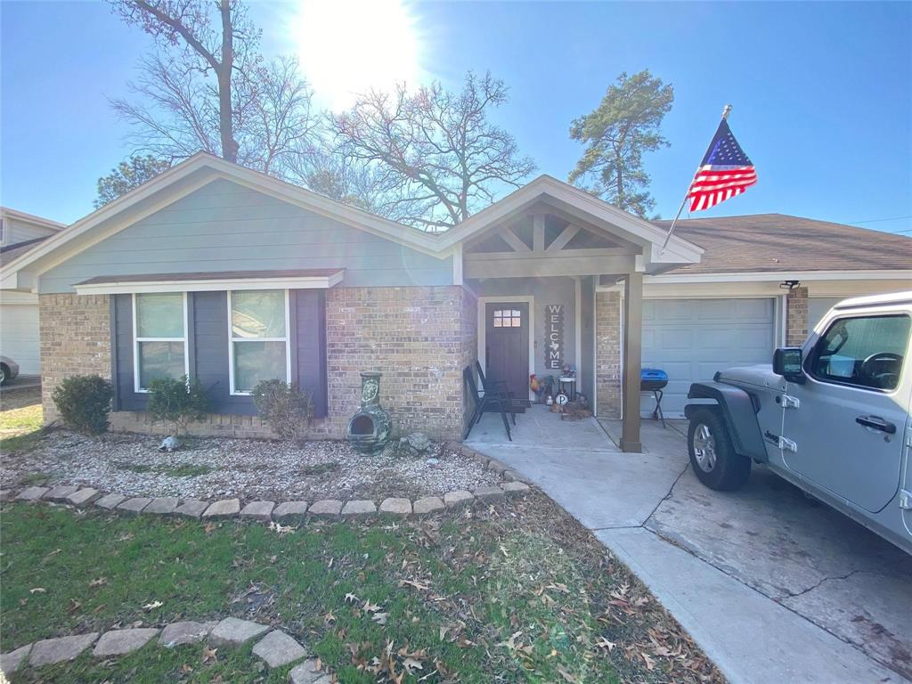 611 Aweigh Drive, Crosby, Texas image 1
