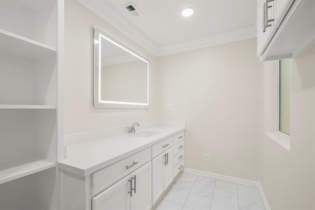 4023 Breakwood Drive, Houston, Texas image 30