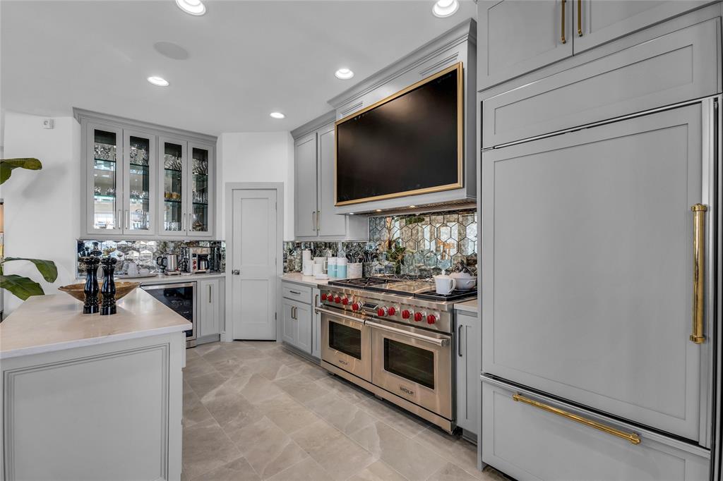 1809 Laguna Harbor Estate Boulevard, Port Bolivar, Texas image 6