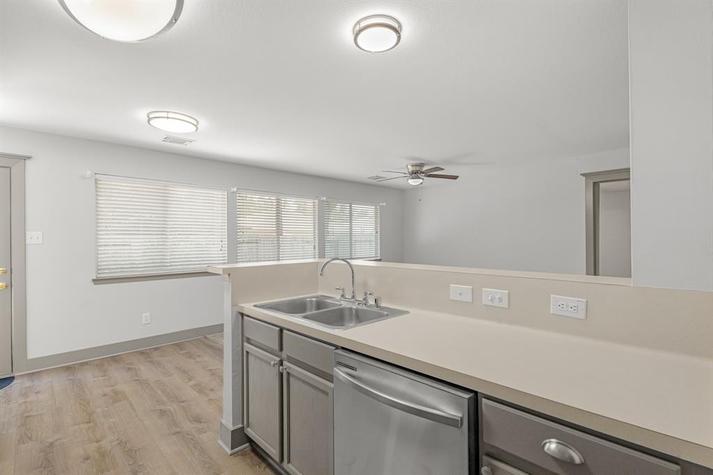 430 Laurel Timbers Drive, Houston, Texas image 13