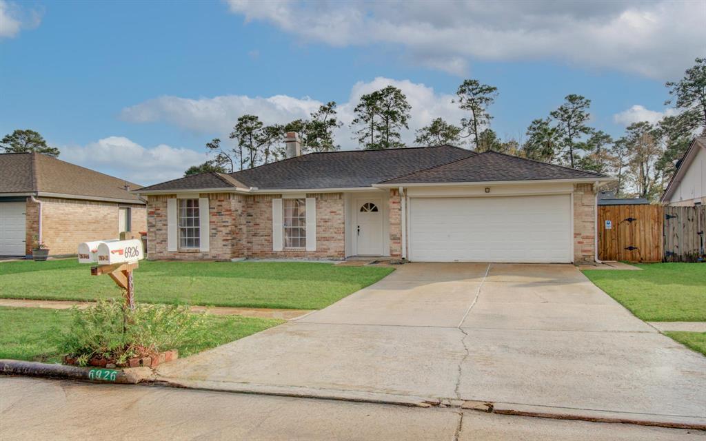 6926 Fox Knoll Lane, Humble, Texas image 3