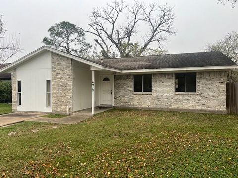 4919 RedFish Reef Street Bacliff TX 77518