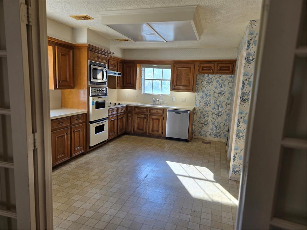 11318 Maple Springs Drive, Houston, Texas image 14