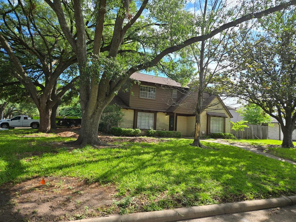11318 Maple Springs Drive, Houston, Texas image 3