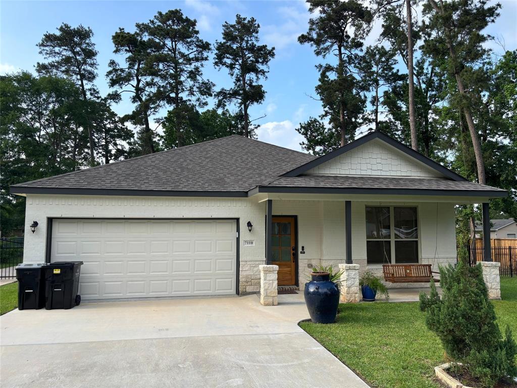 7110 Charred Pine Drive, Magnolia, Texas image 1