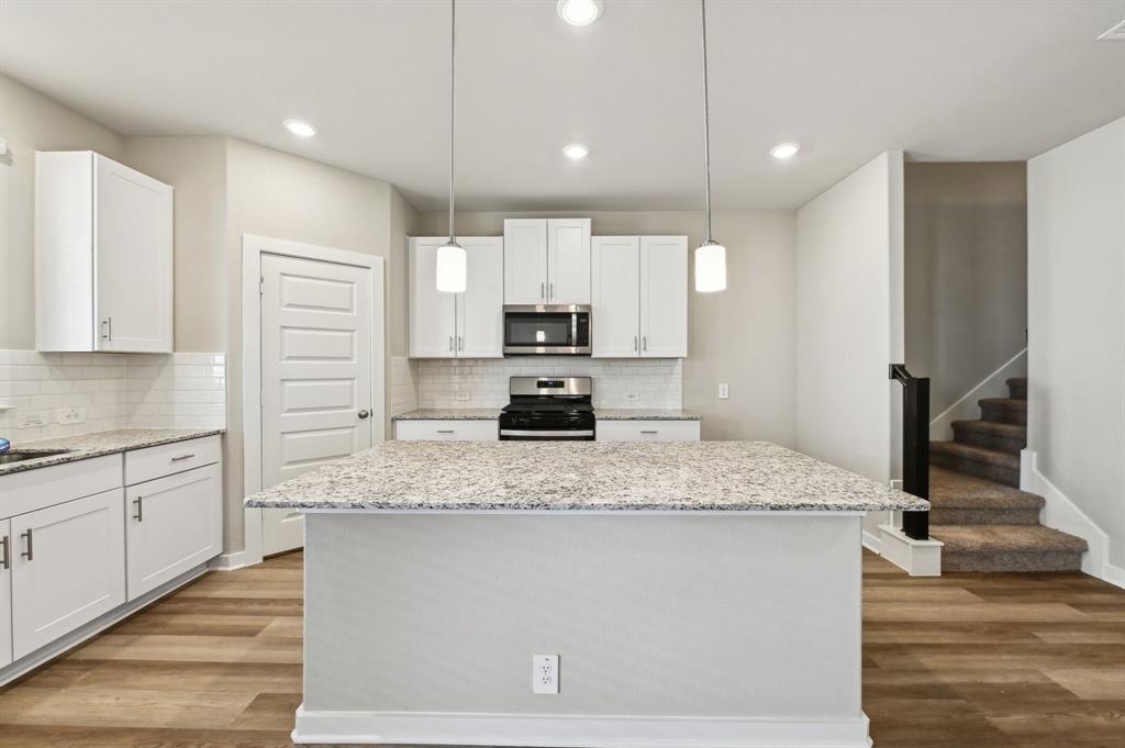 579 Avisa Drive, Kemah, Texas image 10