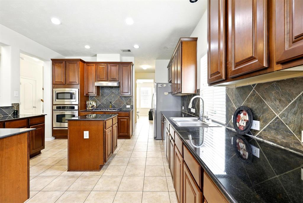 30615 Winlock Trails Drive, Spring, Texas image 11