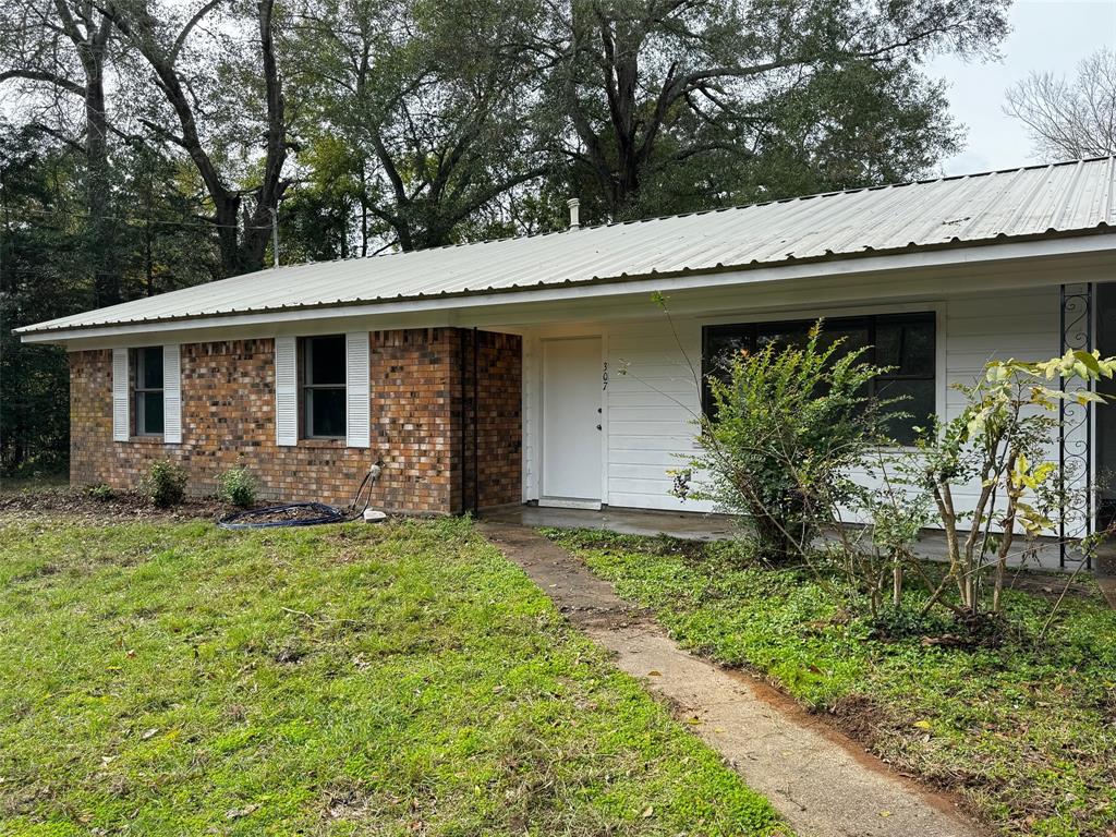 307 N Durrett Drive, Crockett, Texas image 27