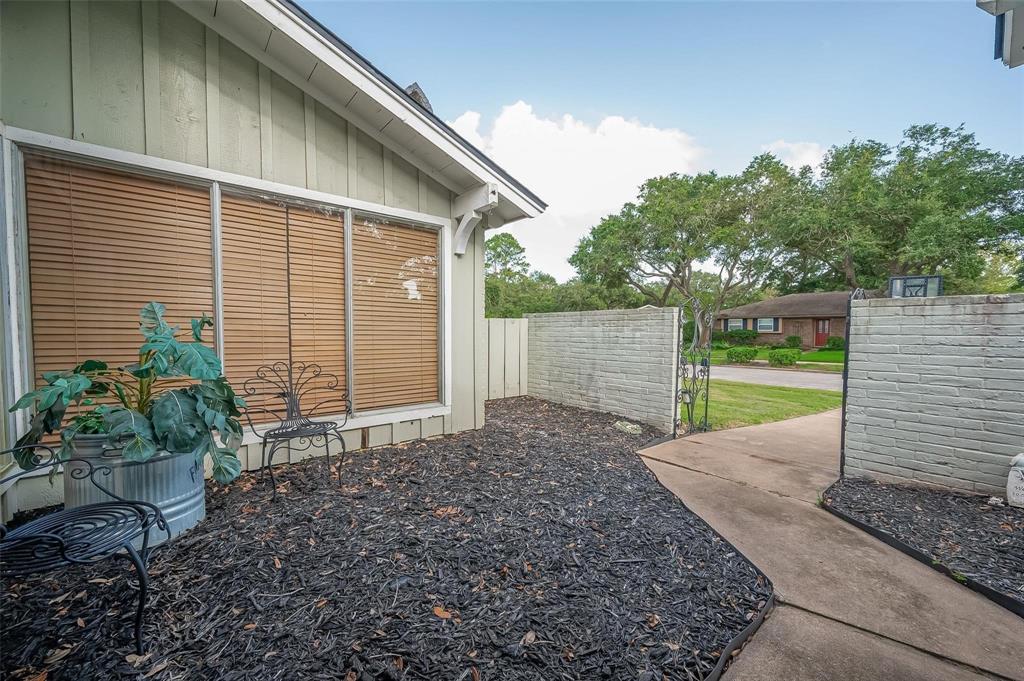 2021 Tupperlake Ln, Bay City, Texas image 7