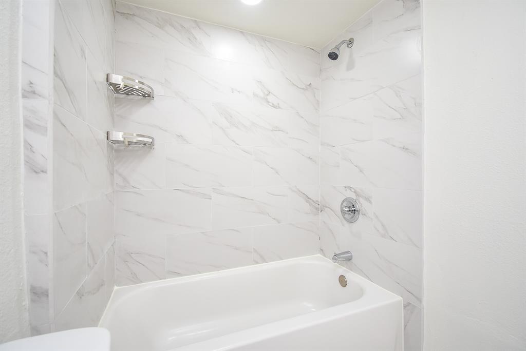 10218 Towneview Drive, Sugar Land, Texas image 24