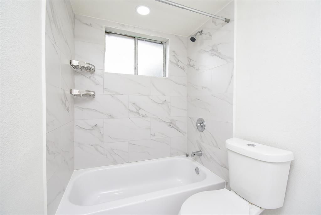 10218 Towneview Drive, Sugar Land, Texas image 30
