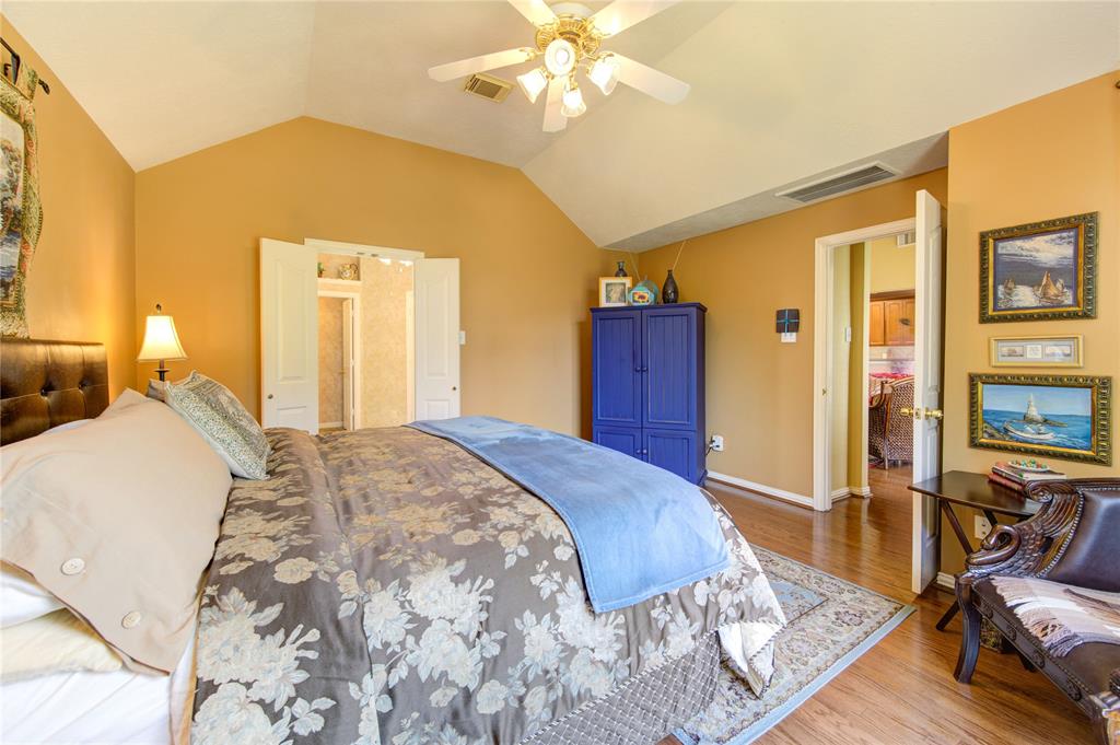3127 Autumnjoy Drive, Pearland, Texas image 20