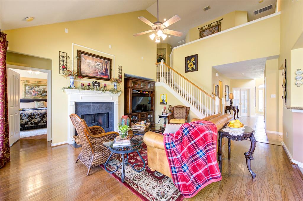3127 Autumnjoy Drive, Pearland, Texas image 11