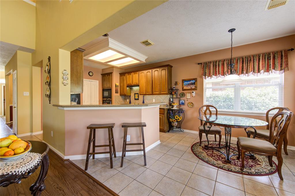 3127 Autumnjoy Drive, Pearland, Texas image 14
