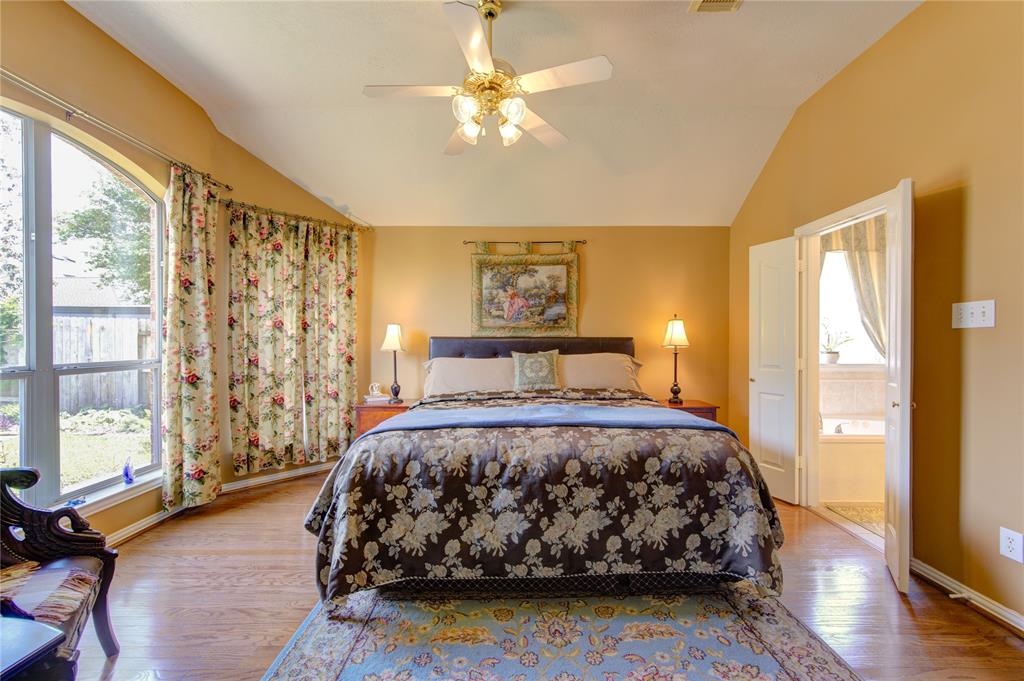 3127 Autumnjoy Drive, Pearland, Texas image 19