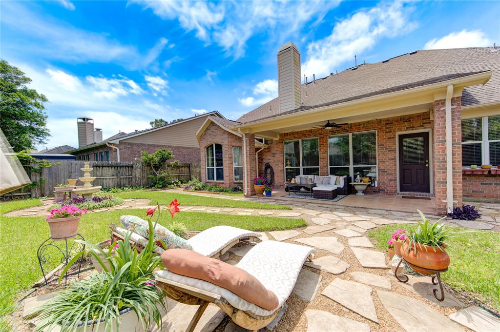 3127 Autumnjoy Drive, Pearland, Texas image 47