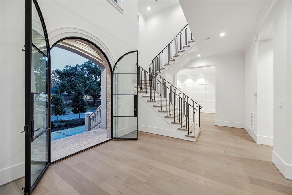 514 Shadywood Road, Houston, Texas image 3