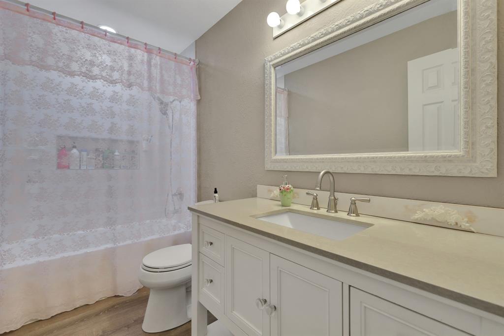 216 Laurie Lane, Willis, Texas image 10
