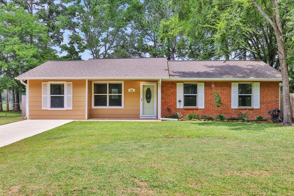 216 Laurie Lane, Willis, Texas image 1