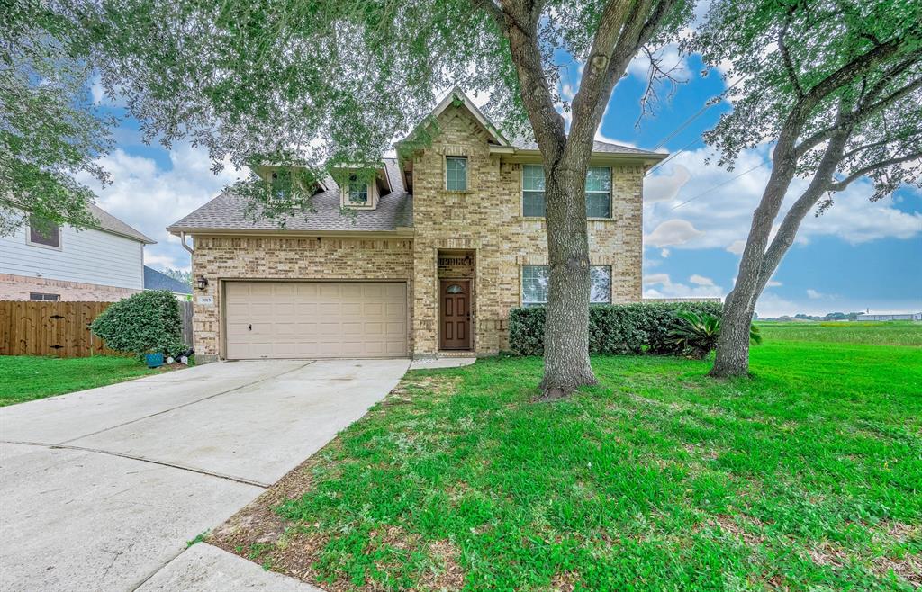 3915 Conroe Lake Court, Pearland, Texas image 1