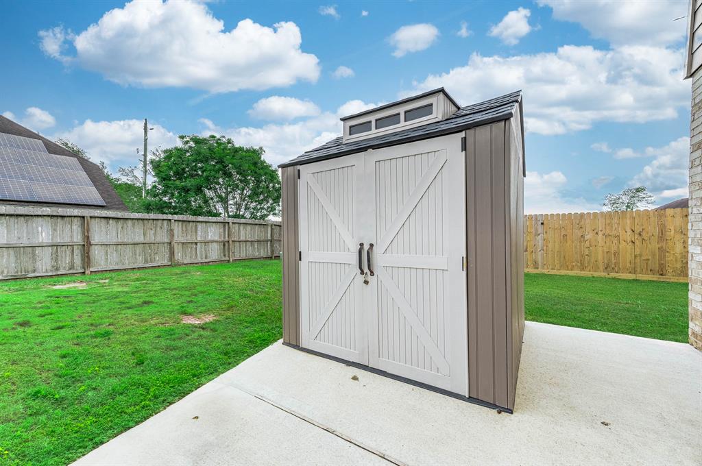 3915 Conroe Lake Court, Pearland, Texas image 32