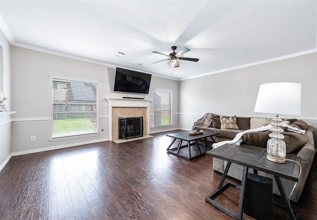 3915 Conroe Lake Court, Pearland, Texas image 9